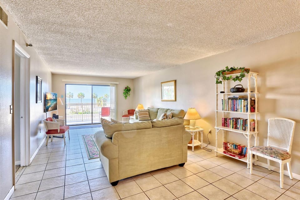 La Coquina 102 House in Madeira Beach