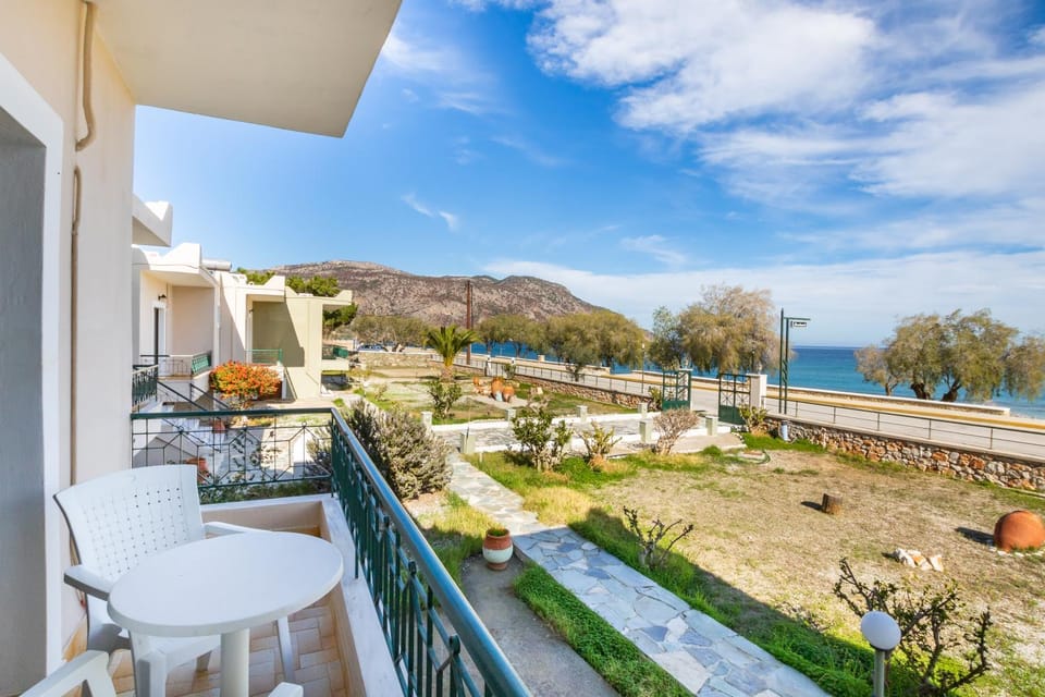 Property building, Day, Natural landscape, Balcony/Terrace, Balcony/Terrace, Mountain view, Sea view