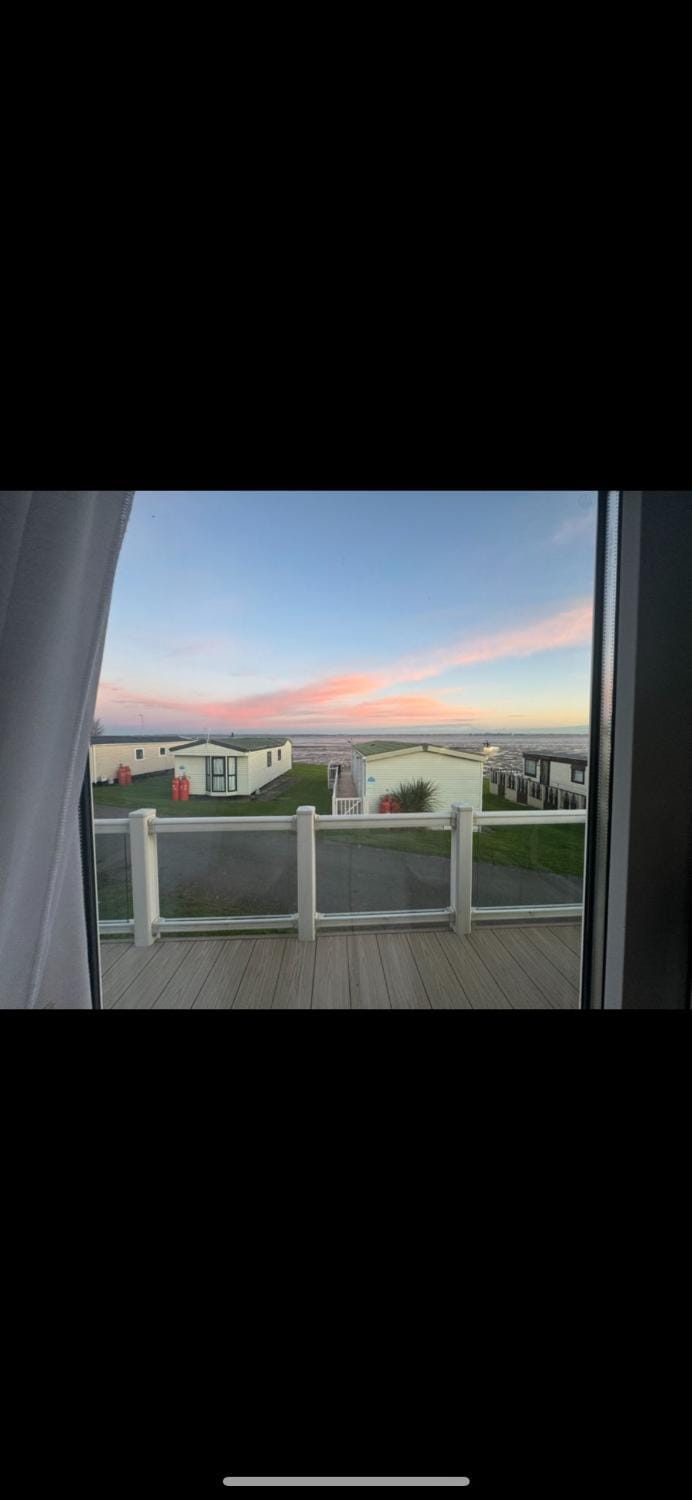 Waterfront Kent coast Campground/ 
RV Resort in Allhallows
