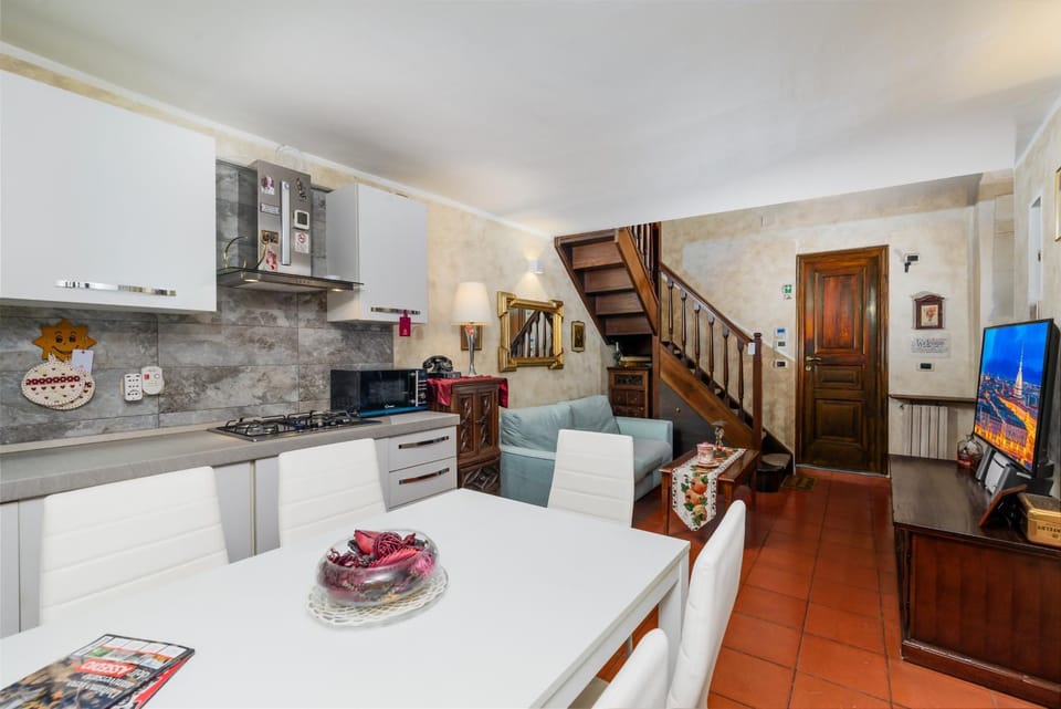 TV and multimedia, Kitchen or kitchenette, Living room, Dining area, dishwasher, oven, stove