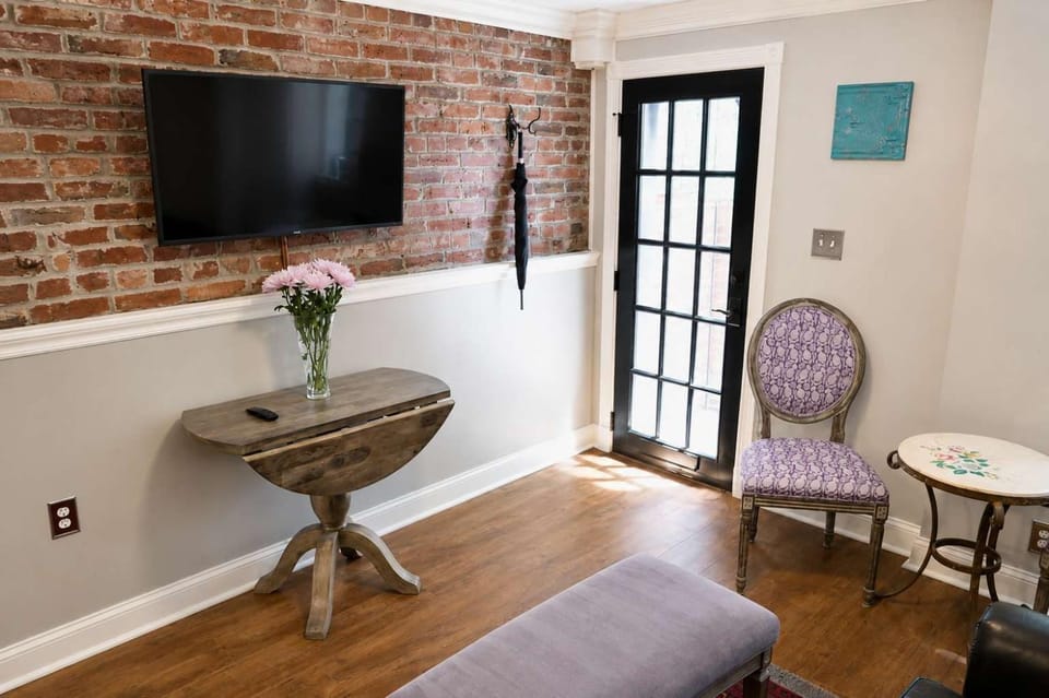 Amazing Location - Close to Union Station Apartment in Capitol Hill