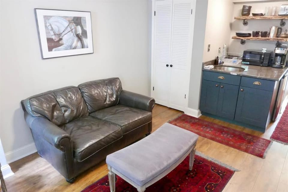 Amazing Location - Close to Union Station Apartment in Capitol Hill