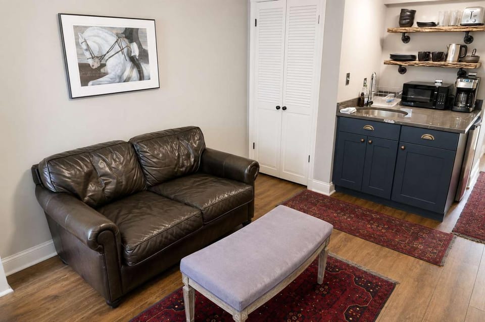 Amazing Location - Close to Union Station Apartment in Capitol Hill