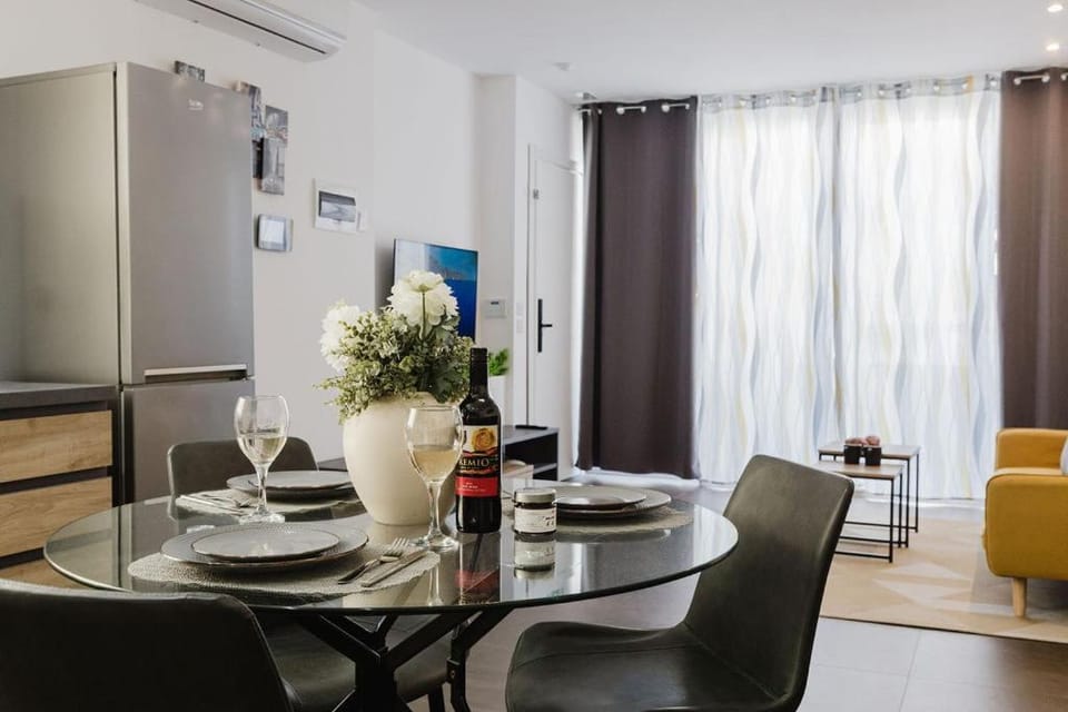 Lovely Penthouse in ST Paul's by Homely Apartment in Saint Paul's Bay