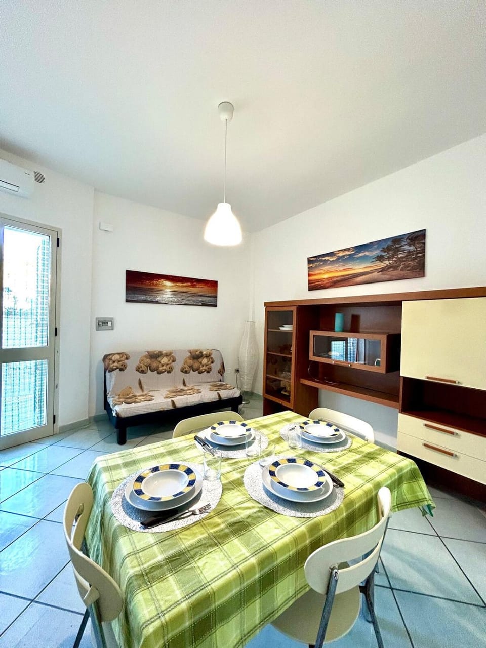 Living room, Dining area