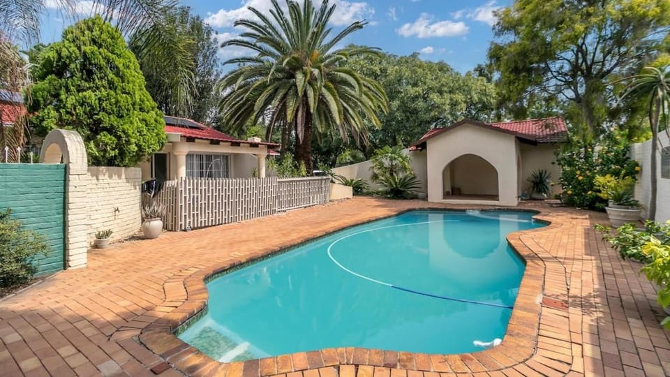 Cosy Corner Apartment in Sandton