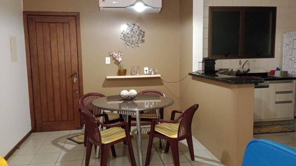 Prédio Frente Mar com Apartamento Canas Apartment in Florianopolis