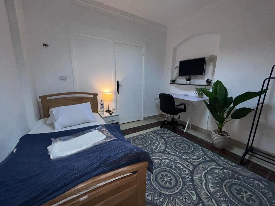 Master Room In Nasr City, Private Bathroom Vacation rental in Cairo Governorate