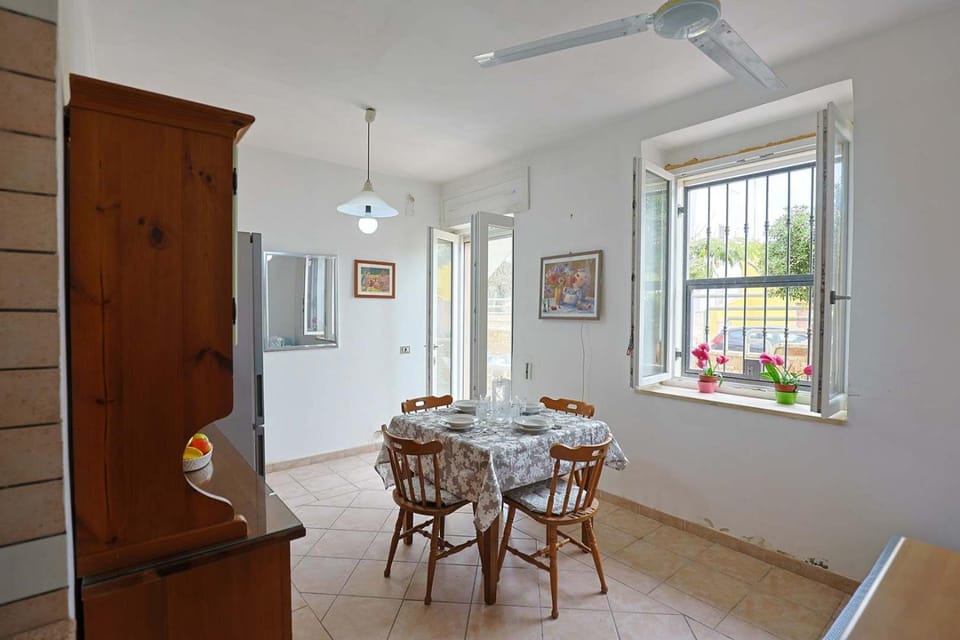 Casa Laura 3 a soli 20 mt dalla spiaggia di San Pietro in Bevagna House in Province of Taranto