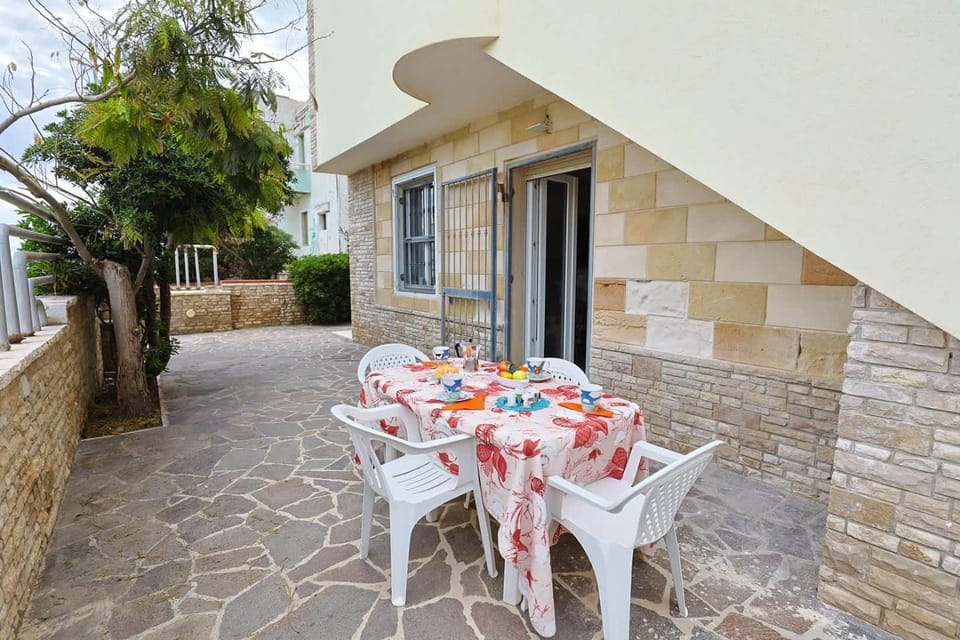 Casa Laura 3 a soli 20 mt dalla spiaggia di San Pietro in Bevagna House in Province of Taranto