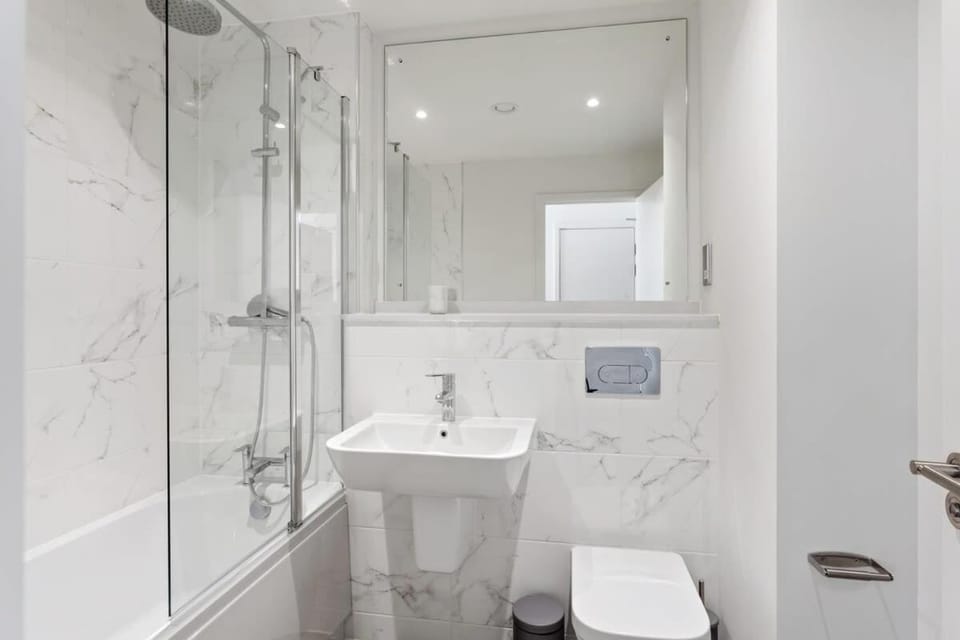 Contemporary 1BR Apartment with Amazing Views Apartment in Birmingham