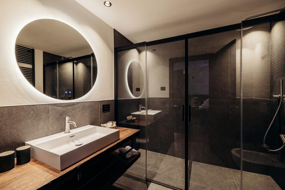 Shower, Bathroom, towels