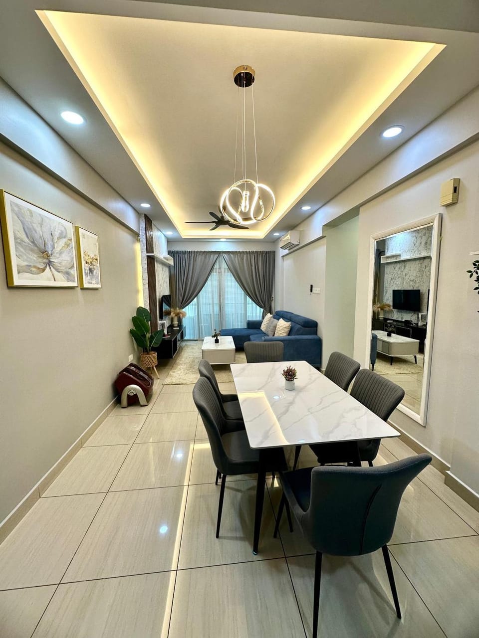 Living room, Dining area