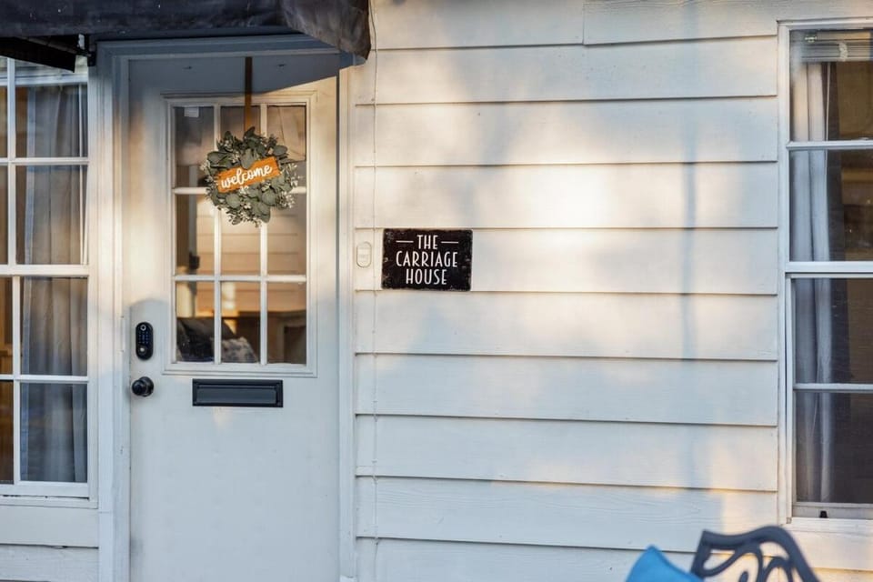 Historic Carriage House Downtown 2 bedroom 1 bath House in Ocala