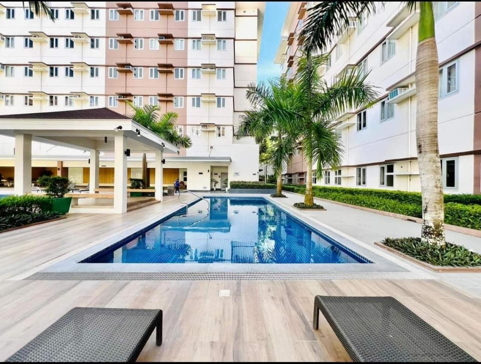 Swimming pool, Swimming pool