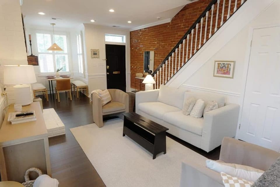 Cherry Blossom Charm House in District of Columbia