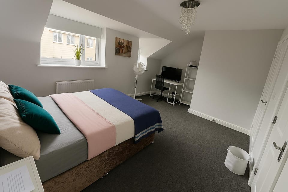 Ensuite Private Cosy Space Near the Bus Station Vacation rental in Aylesbury Vale