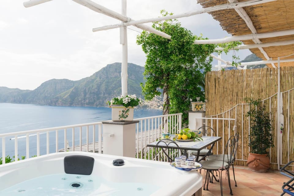 Patio, Hot Tub, Balcony/Terrace