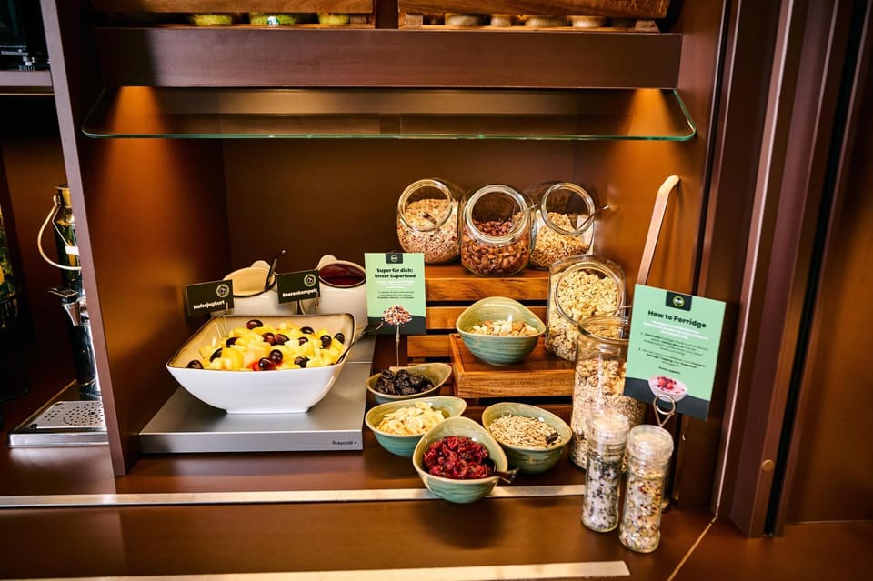 Restaurant/places to eat, Meals, Breakfast