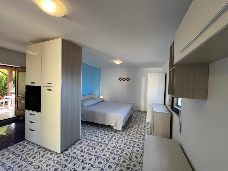 Bed, Photo of the whole room, Bedroom, wardrobe