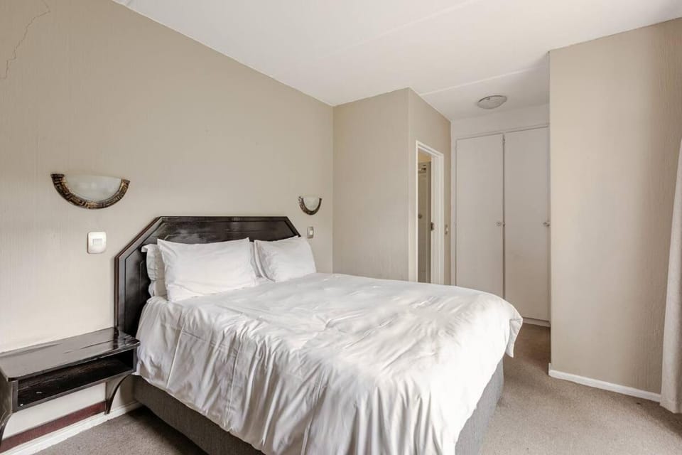 tourist home away from home1 Vacation rental in Sandton