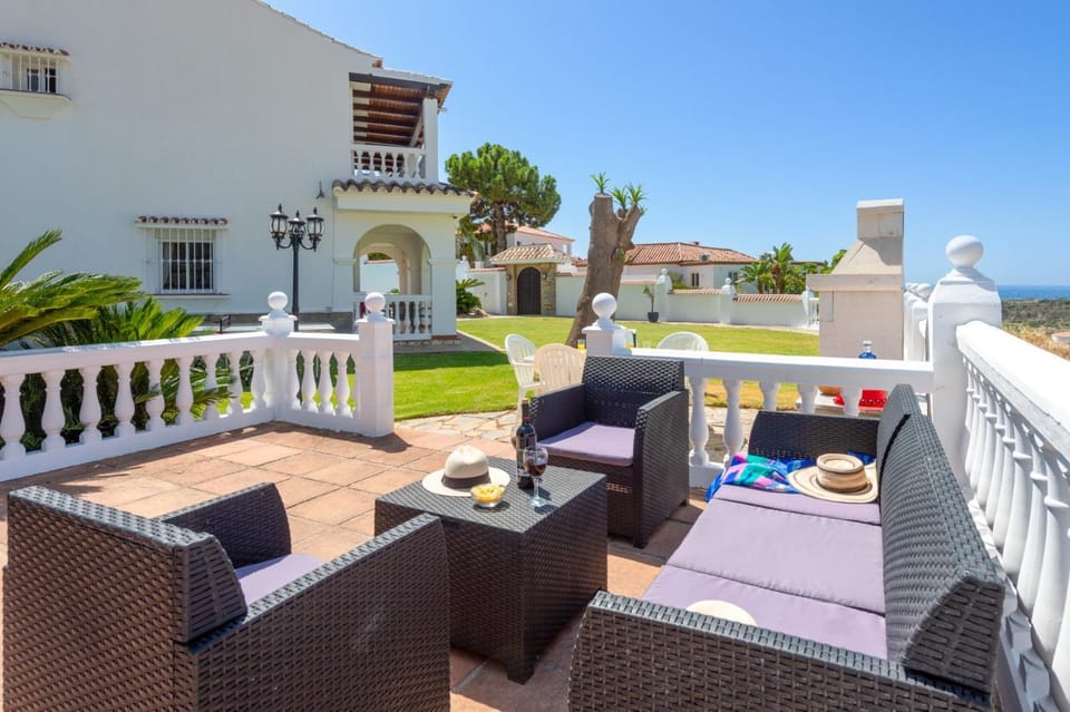 Patio, View (from property/room), Balcony/Terrace, Seating area, Dining area