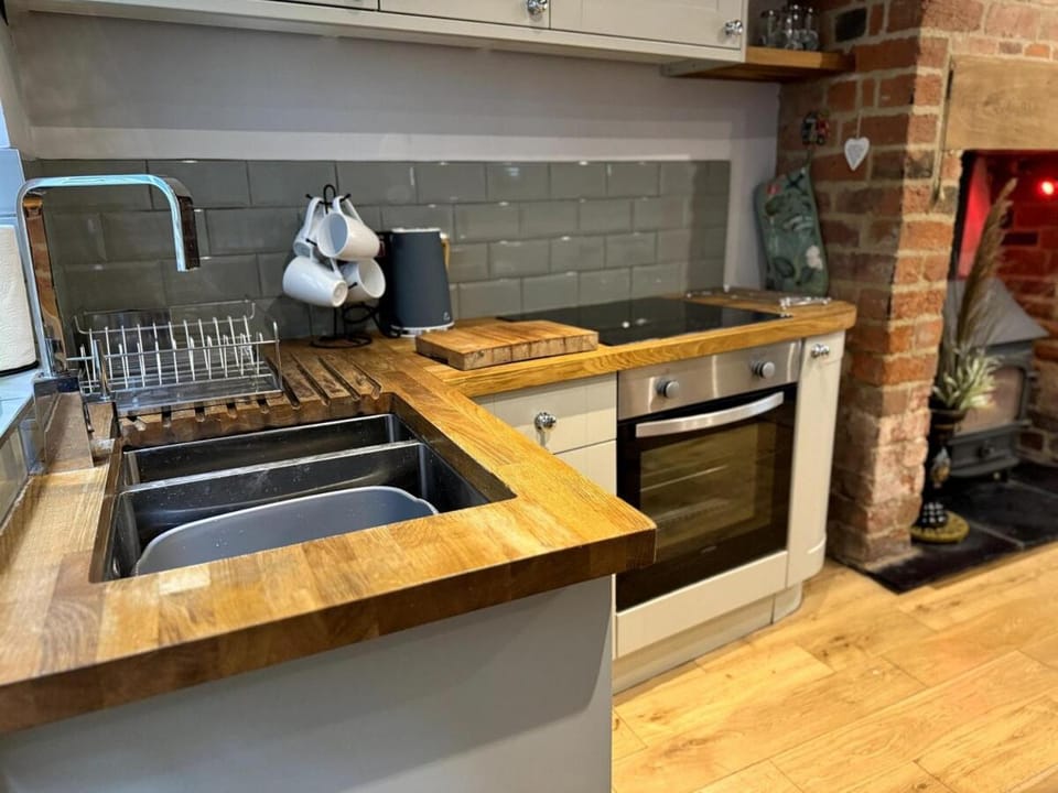 The Cottage, Upper Linney, Ludlow House in Ludlow