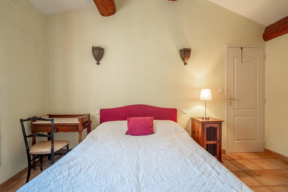Property building, Living room, Bedroom