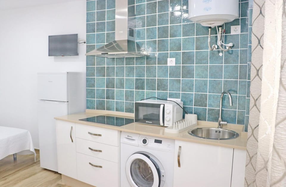 minibar, washing machine, kitchen