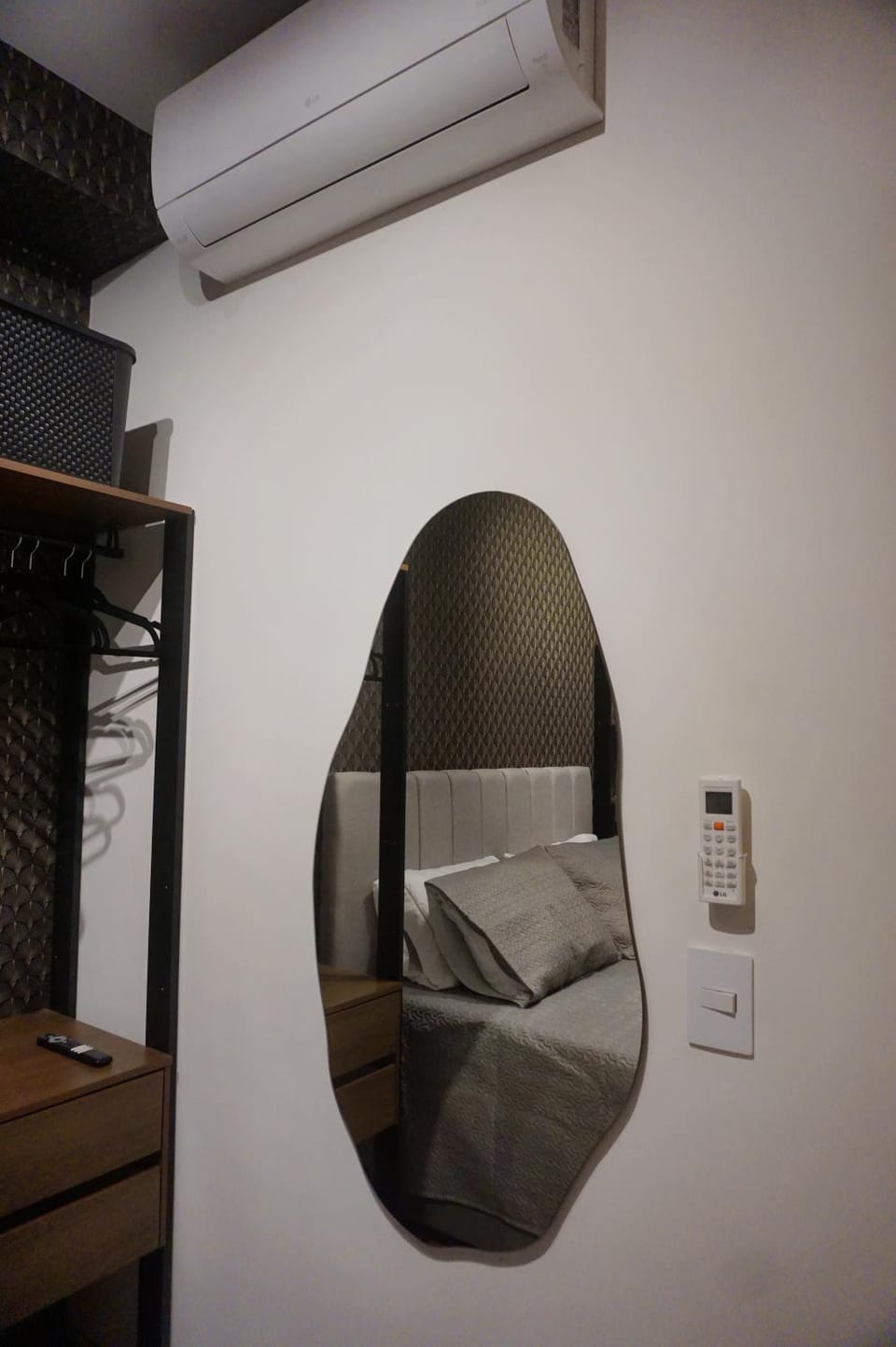 Bedroom, air conditioner