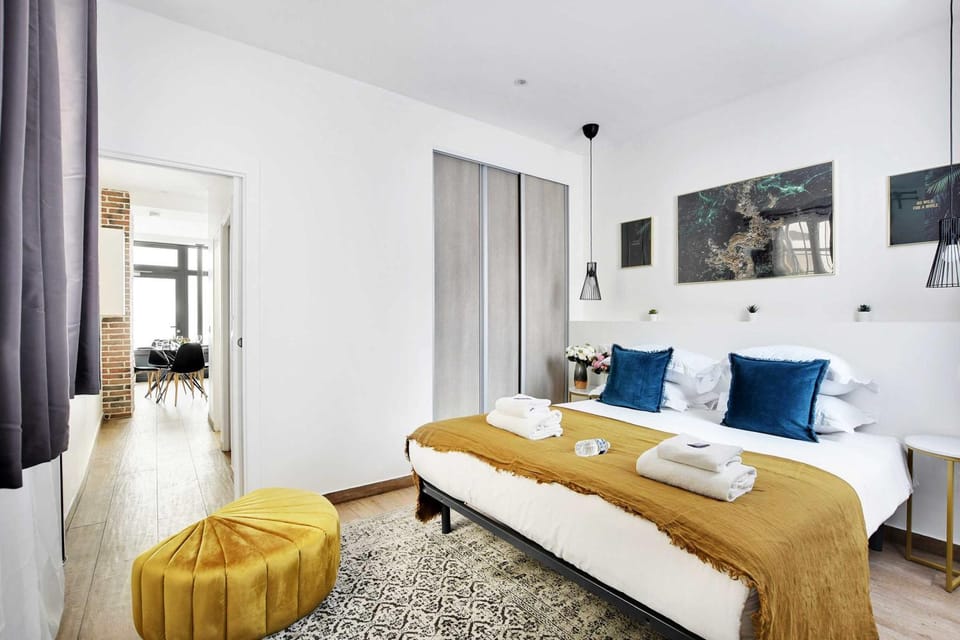 Bed, Bedroom