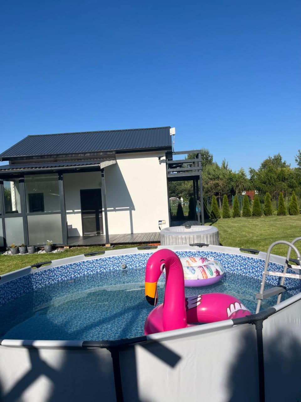 Hot Tub, Swimming pool