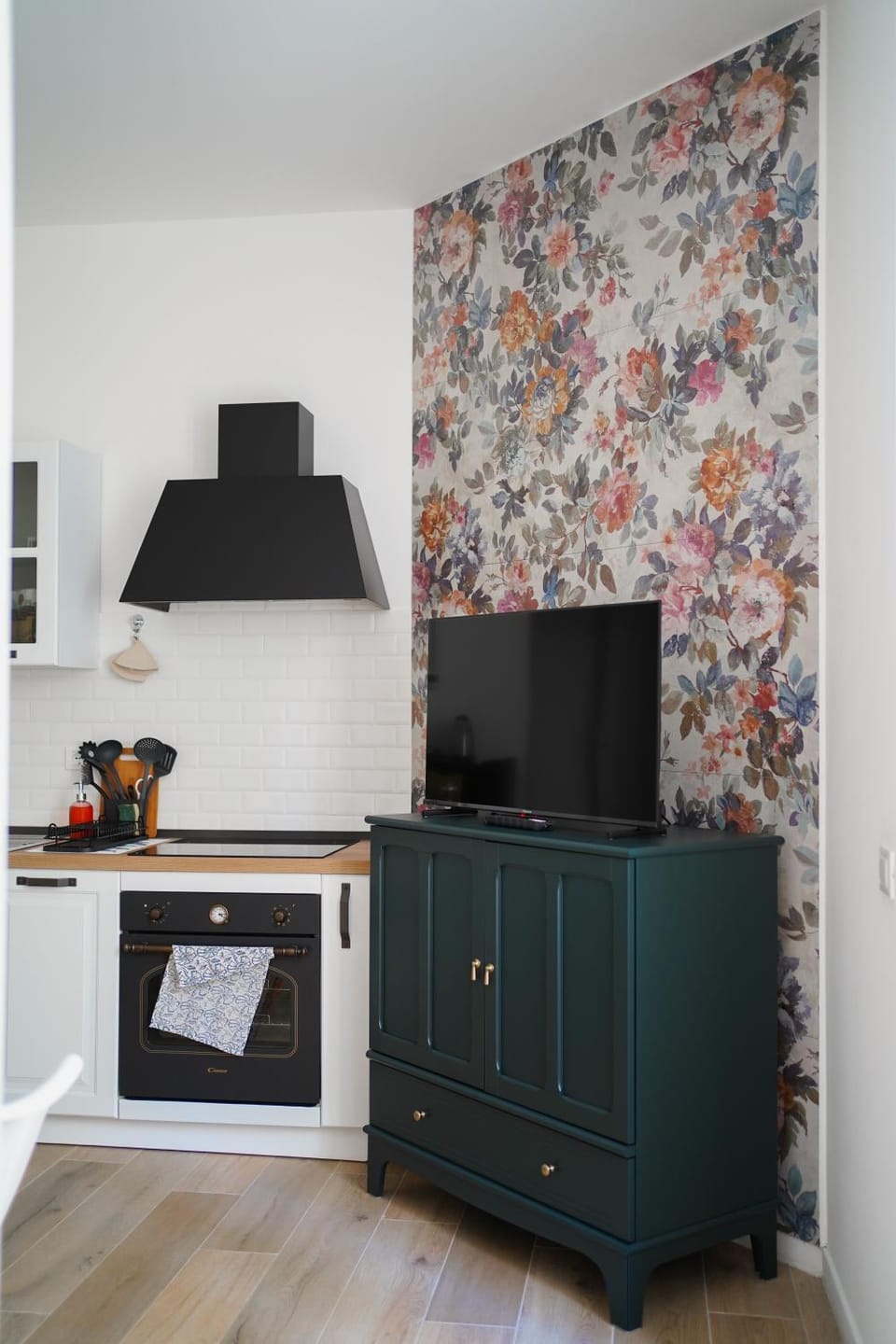 TV and multimedia, Kitchen or kitchenette