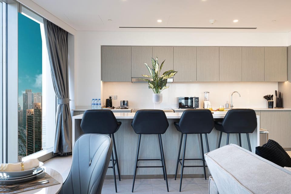 Coffee/tea facilities, Kitchen or kitchenette, Dining area, minibar, toaster