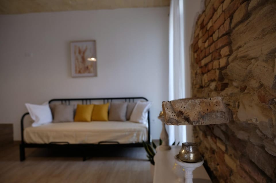 Living room, Internal: Not applicable to any particular room