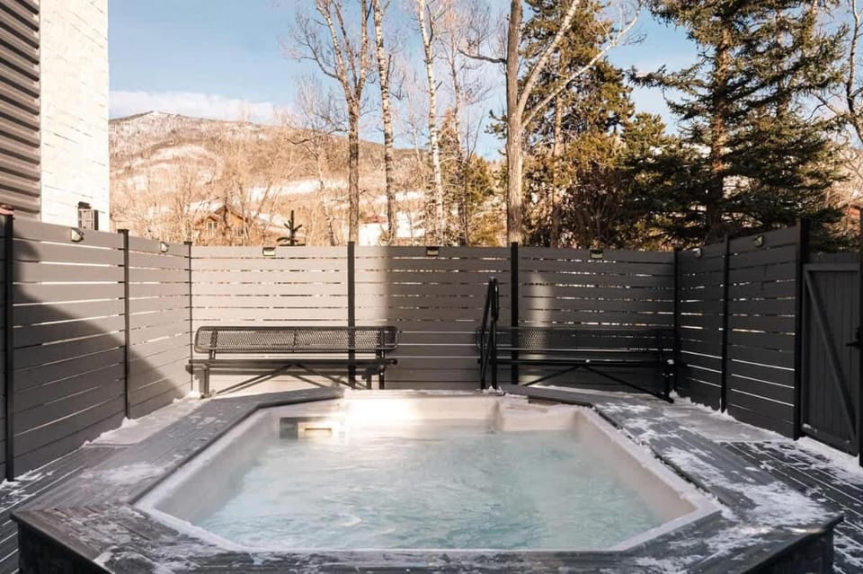 Hot Tub, Mountain view