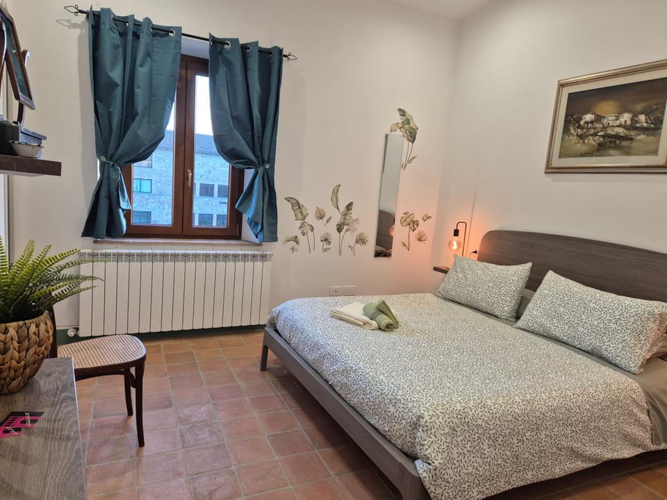 Bed, Photo of the whole room, Bedroom, internet, towels
