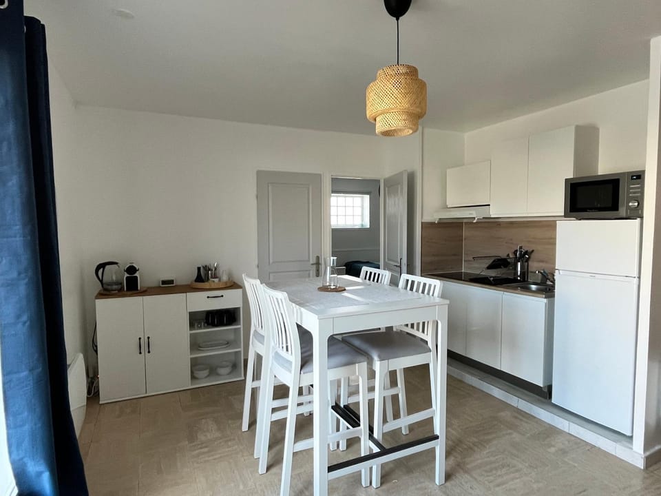 Coffee/tea facilities, Lounge or bar, toaster