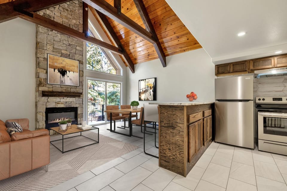 Kitchen or kitchenette, Living room