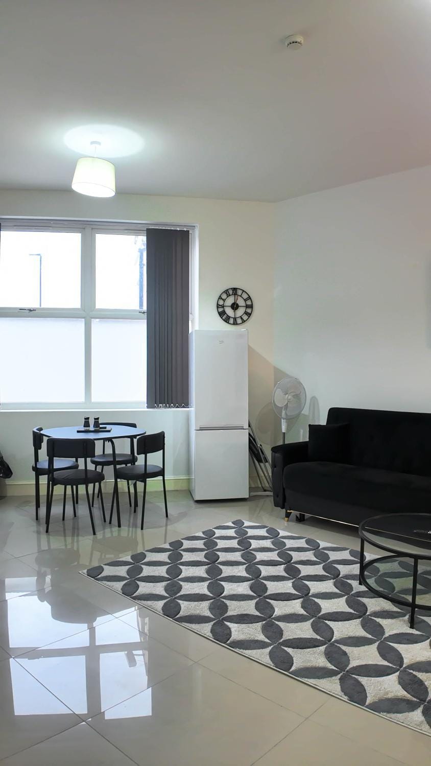 Spacious 2 Bed Apart with Patio in Camden WR201 Apartment in London Borough of Camden