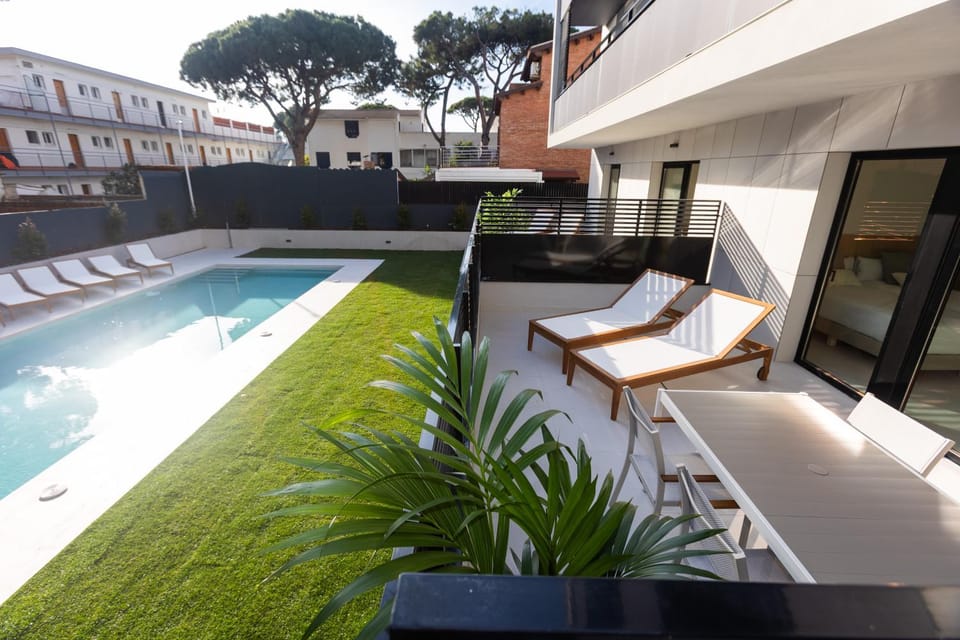 Balcony/Terrace, Pool view