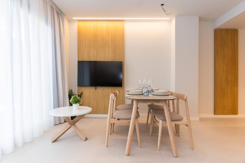 TV and multimedia, Dining area