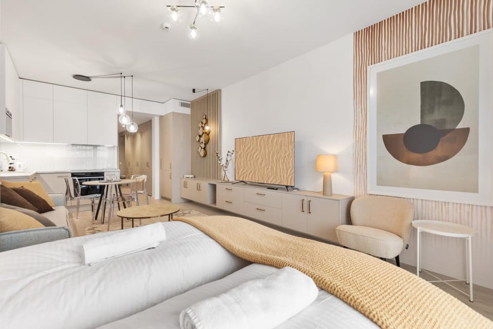 Bed, TV and multimedia, Kitchen or kitchenette, Living room, Photo of the whole room, Seating area, Dining area, Bedroom, air conditioner