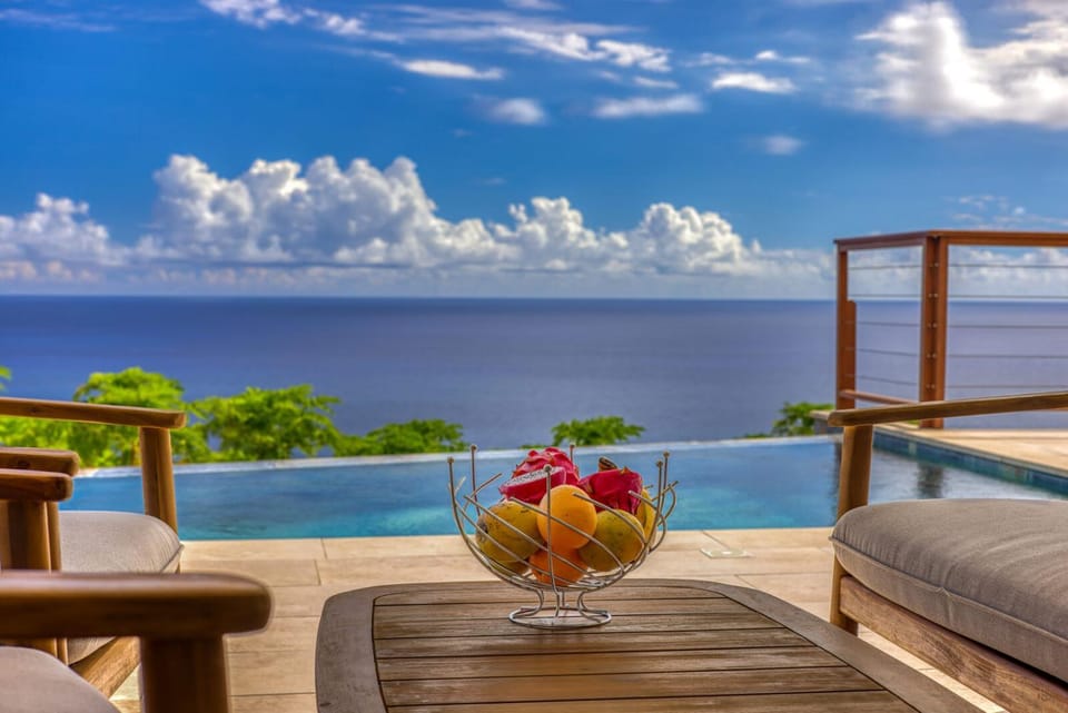 Balcony/Terrace, Sea view, Swimming pool