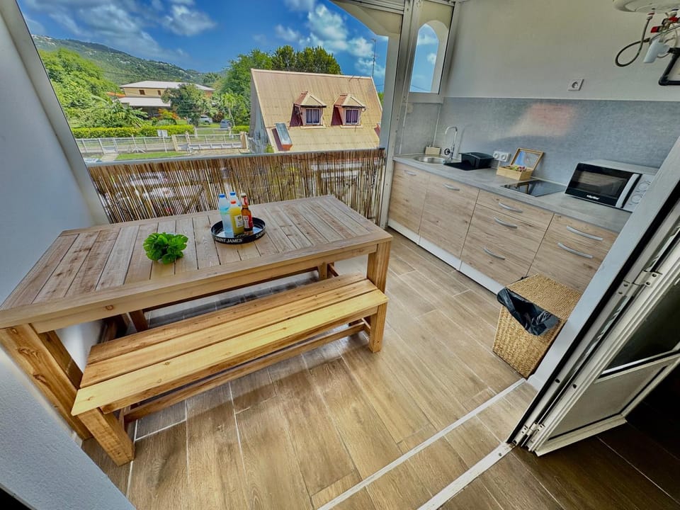 View (from property/room), Kitchen or kitchenette