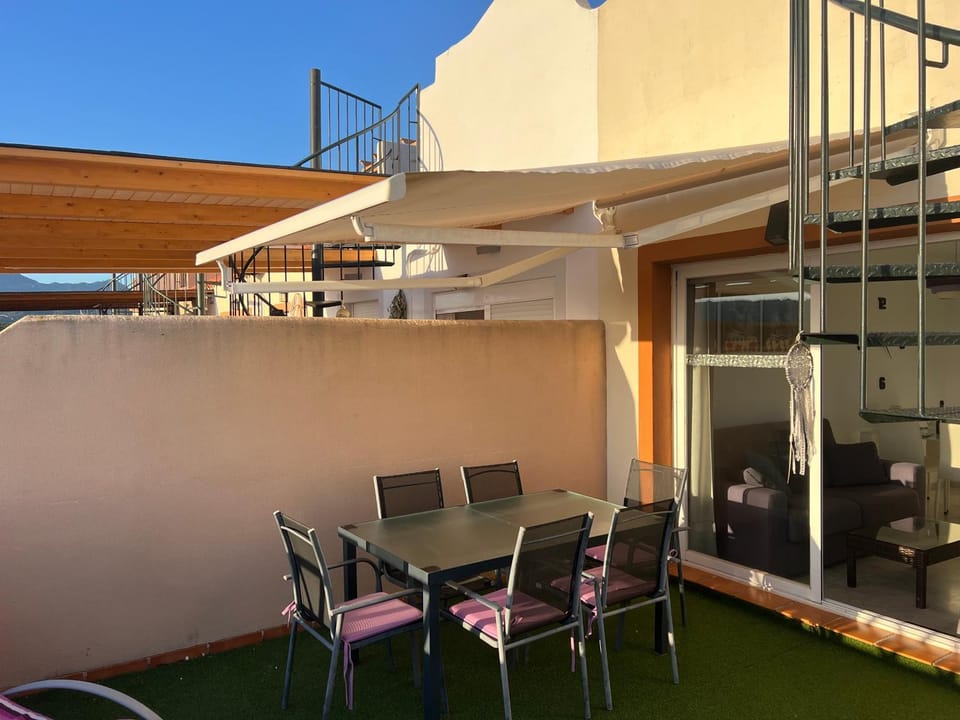 ESTEPONA - WEST CASARES PENTHOUSE 2 slpk PANORAMISCH ZEE EN BERGZICHT Apartment in Costa del Sol