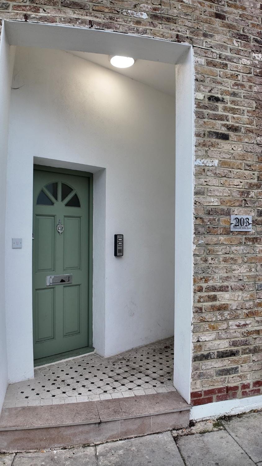 Facade/entrance