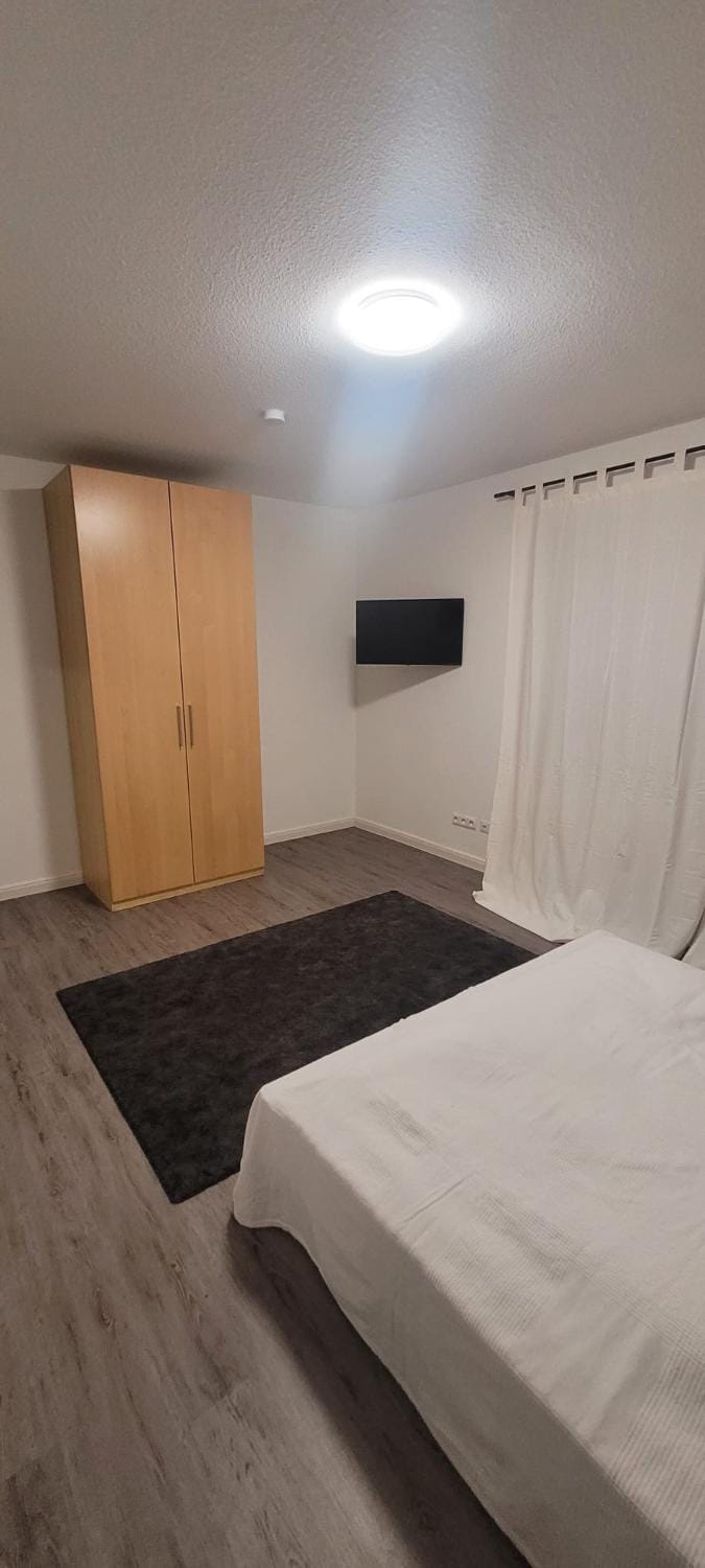 Bed, TV and multimedia, Bedroom, wardrobe