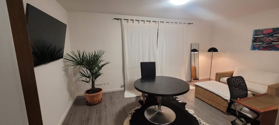 Communal lounge/ TV room, TV and multimedia, Living room, Seating area, Evening entertainment