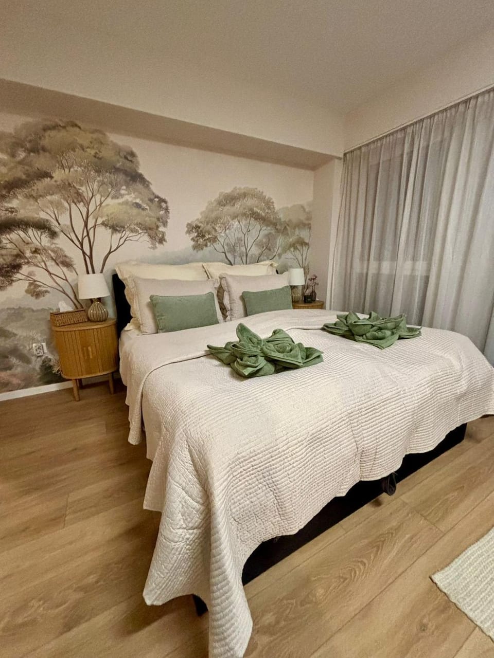 Bed, Photo of the whole room, Bedroom, towels